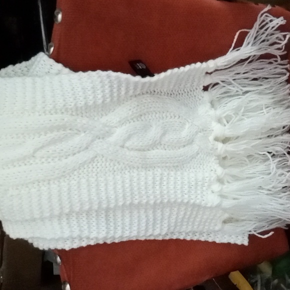 Mixit Winter White Infinity Scarf NWOT - Picture 1 of 4